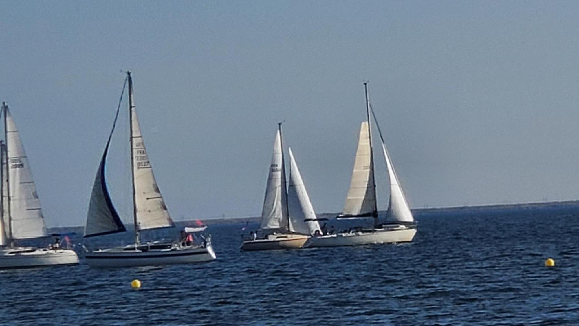Le Vent Dans Les Voiles - Appartement Classe 4 Etoiles Mèze Kültér fotó